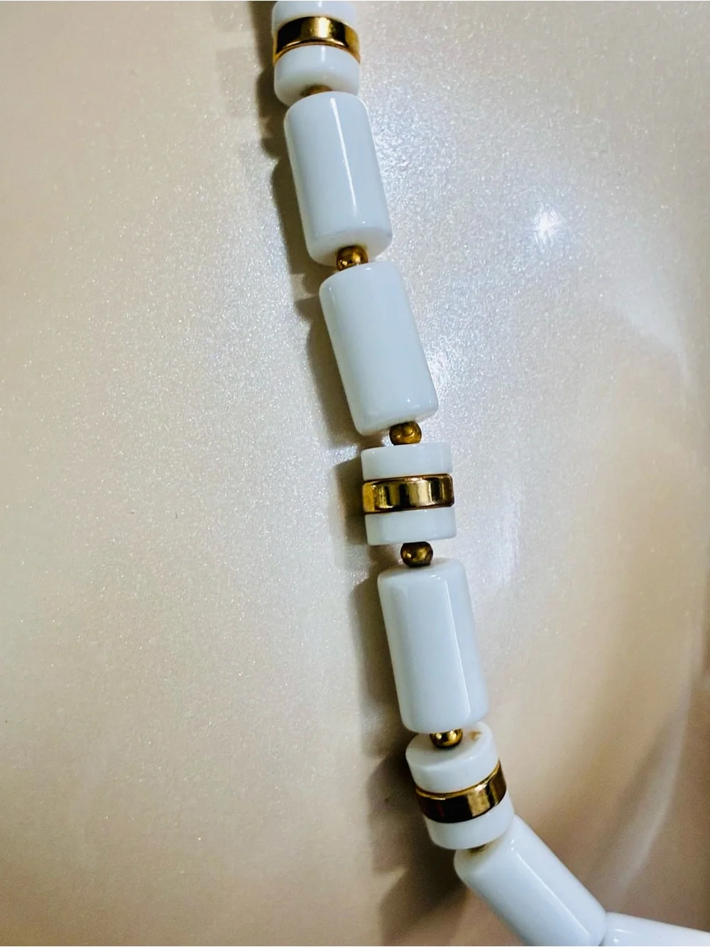VTG Lucite Classic White Beaded Necklace with Gold Accents Lightweight Casual